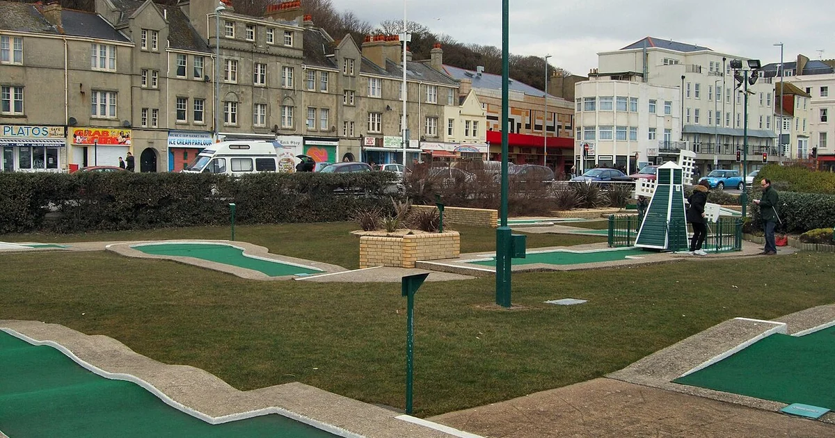 Miniature Golf at Hastings Hastings Adventure Golf is the UK home of Miniature Golf and features no less than 3, 18-hole courses. The flagship course is the Florida-style Adventure Golf, with landscaped gardens, waterfalls, dancing fountain