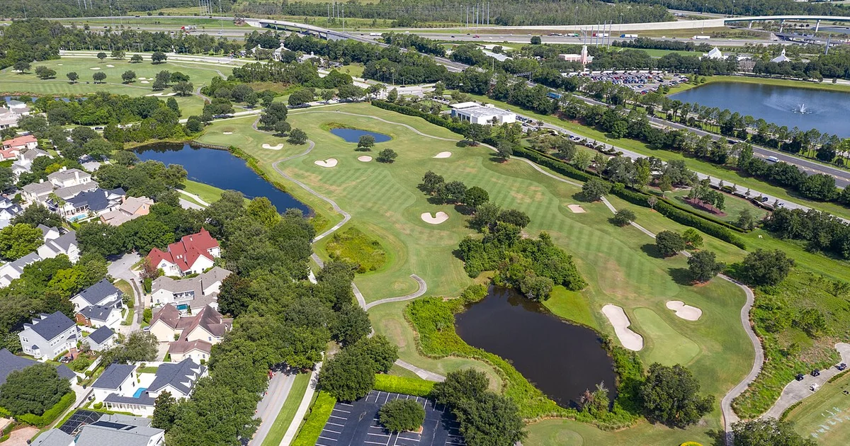 Celebration Golf Course in Orlando photo by https://www.reunionvacationhomes.com/